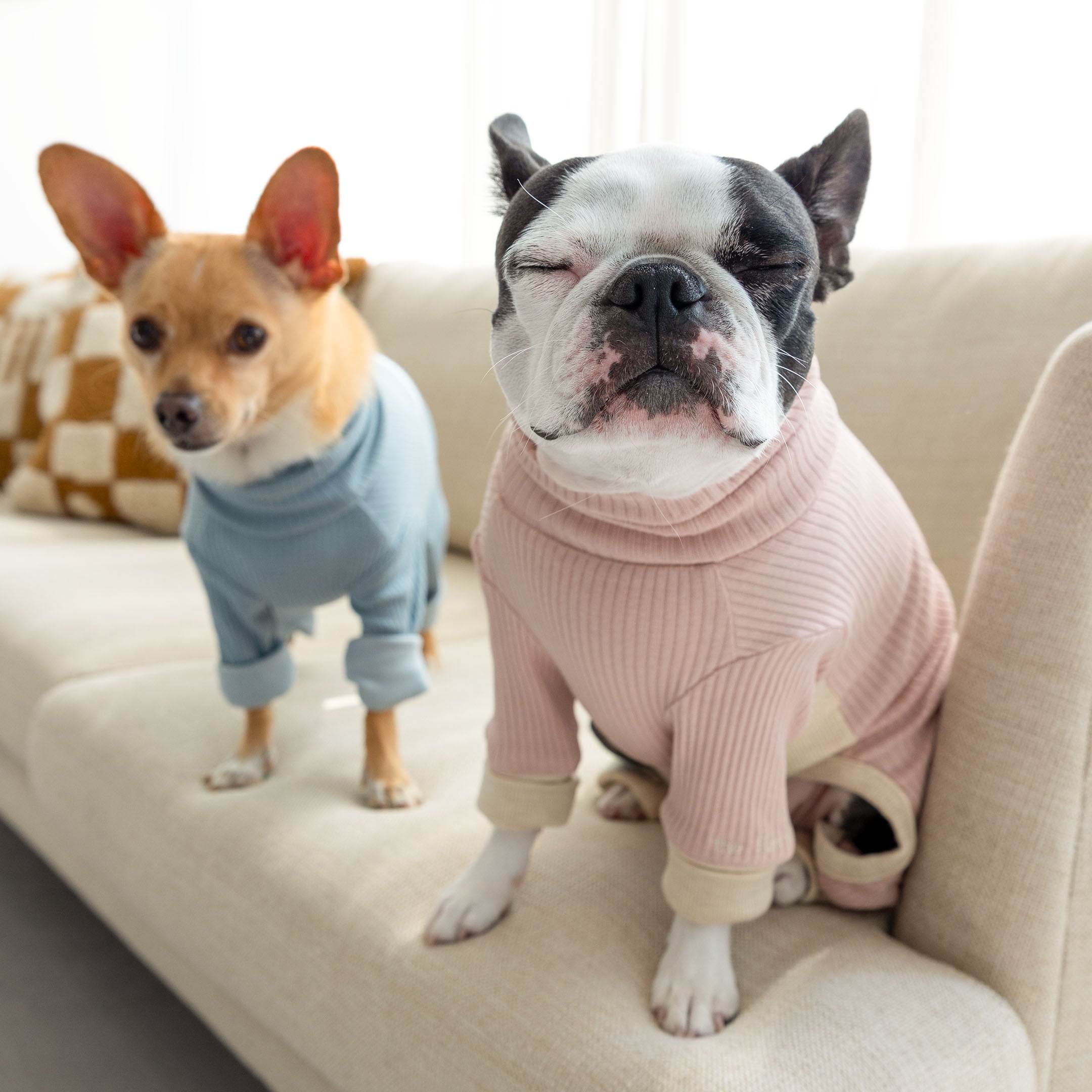 HIGH-NECK BLUSH ONESIE